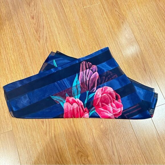 VINTAGE LARGE TULIP SCARF IN NAVY - Picture 1 of 6